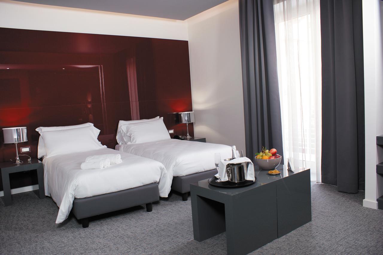 Hotel Leopardi Pomigliano d'Arco Eksteriør billede